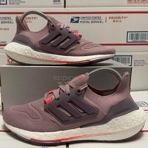 adidas UltraBoost 22 Magic Mauve deadstock activewear running gym shoe sneaker